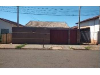 Casa em leilão - RUA JOÃO FRANCISCO DE PAULA PIRAJU, s/n - Ourinhos/SP - Itaú Unibanco S/A  | Z25482