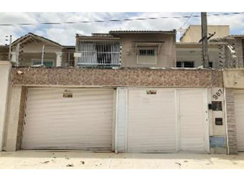 Casa em leilão - Rua Raimundo Pinheiro Maciel, 989 - Fortaleza/CE - Itaú Unibanco S/A | Z25595LOTE009