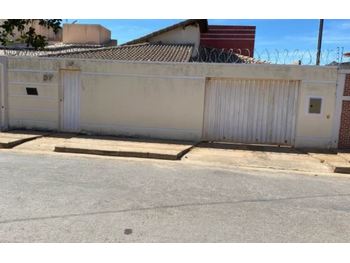 Casa em leilão - Rua Hermínio José da Silva, 87 - Janaúba/MG - Banco Bradesco S/A | Z25948