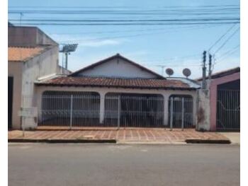 Casa em leilão - Rua 33, 1086 - Ituiutaba/MG - Banco Bradesco S/A | Z26829LOTE008