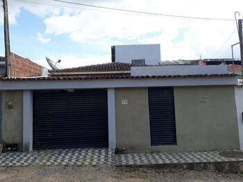 Casa em leilão - Rua Dias Gomes, 10 - Garanhuns/PE - Banco Santander Brasil S/A | Z26801LOTE019