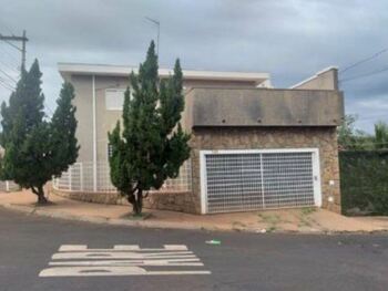 Casa em leilão - Rua Nobuioshi Watanabe, 148 - Cravinhos/SP - Banco Pan S/A | Z26859