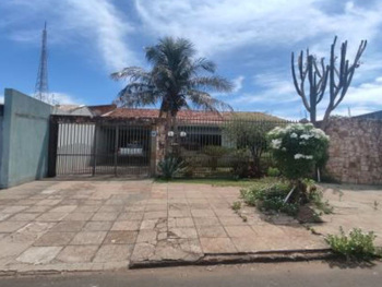 Casa em leilão - Rua Francisco Rosa e Silva, 70 - Foz do Iguaçu/PR - Itaú Unibanco S/A  | Z26942