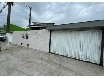 Casa em leilão - Rodovia Amaral Peixoto, 2003 - Araruama/RJ - Banco Santander Brasil S/A | Z27098