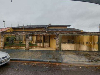 Casa em leilão - Rua Cristóvão Cardoso de Barros, 453 - Londrina/PR - Banco Bradesco S/A | Z27681