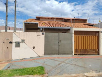 Casa em leilão - Rua Leonardo Gomes de Castro, 680 - Londrina/PR - Banco Santander Brasil S/A | Z27788