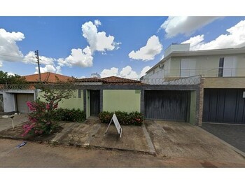 Casa em leilão - Rua 2, 219 - Catalão/GO - Itaú Unibanco S/A  | Z27974