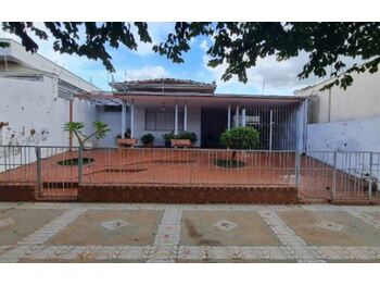 Casa em leilão - Avenida Doutor Chiquinho Arantes, 498 - Batatais/SP - Banco Santander Brasil S/A | Z27953LOTE001