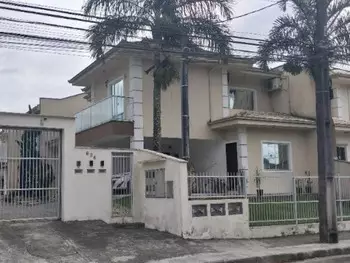 Casa em leilão - Rua Luiz Bachtold, 626 - Joinville/SC - Banco Santander Brasil S/A | Z27966