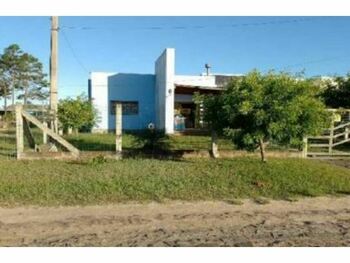 Casa em leilão - Rua Sergipe, 2011 - Tramandaí/RS - Itaú Unibanco S/A | Z27740LOTE029