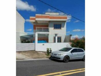 Casa em leilão - Rua Amaro Gomes da Silva, 816 - Macaé/RJ - Itaú Unibanco S/A | Z28291LOTE001