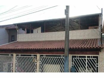 Casa em leilão - Rua Djalma Vitor dos Santos, 261 - Paula Cândido/MG - Itaú Unibanco S/A  | Z28487