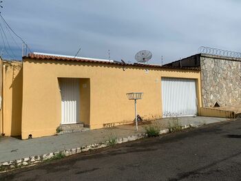 Casa em leilão - Alameda João Batista Rezende, 104 - Uberlândia/MG - Bari Companhia Hipotecária | Z28758