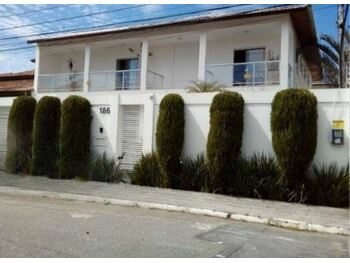 Casa em leilão - Rua Oswaldo Tavares, 186 - Campos dos Goytacazes/RJ - Banco Santander Brasil S/A | Z29052