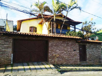 Casa em leilão - Rua Cinco, 205 - Contagem/MG - Banco Santander Brasil S/A | Z28999LOTE002