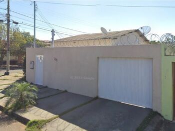 Casa em leilão - Rua Carlos Ramiro, 160 - Araguari/MG - Creditas Soluções Financeiras Ltda | Z29053