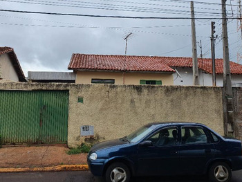 Casa em leilão - Rua Prof Lutegardes de Castro, 107 - Santa Cruz do Rio Pardo/SP - Banco Santander Brasil S/A | Z29052