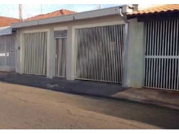 Casa em leilão - Rua Monteiro Lobato, 1331 - Jaboticabal/SP - Banco Santander Brasil S/A | Z29223
