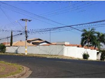 Casa em leilão - Rua Rina Girardi de Genova, 1996 - Fernandópolis/SP - Banco Santander Brasil S/A | Z29136