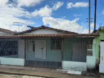 Casa em leilão - Rua Wantuil Lopes, 35 - Nanuque/MG - Banco Bradesco S/A | Z29542LOTE009