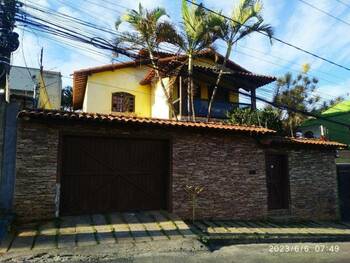 Casa em leilão - Rua Treze de Maio, 205 - Contagem/MG - Banco Santander Brasil S/A | Z29398