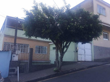 Casa em leilão - Rua Cruzeiro do Sul, 317 - Volta Redonda/RJ - Banco Santander Brasil S/A | Z29481LOTE003