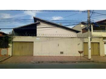 Casa em leilão - Rua Juca Macedo, 583 - Montes Claros/MG - Banco Santander Brasil S/A | Z29820