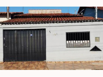 Casa em leilão - Rua Sergipe, 482 - Monte Carmelo/MG - Banco Bradesco S/A | Z29655LOTE019