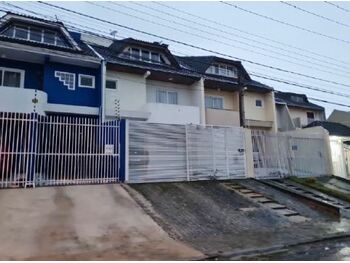 Casa em leilão - Rua Francisco Maravalhas, 251 - Curitiba/PR - Banco Santander Brasil S/A | Z29543