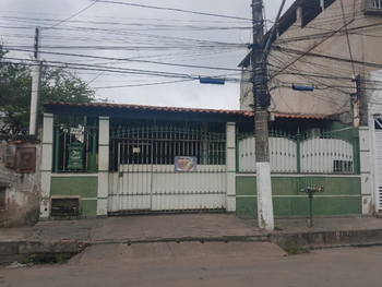 Casa em leilão - Rua Monsenhor Pizarro, 302 - São Gonçalo/RJ - Banco Santander Brasil S/A | Z30021LOTE010