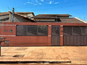 Casa em leilão - Rua João Batista de Paiva, 186 - Santa Helena de Goiás/GO - Banco Santander Brasil S/A | Z30036