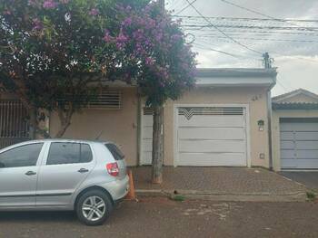 Casa em leilão - Rua Adelino Valentin, 432 - Ribeirão Preto/SP - Banco Santander Brasil S/A | Z29869