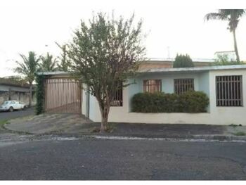 Casa em leilão - Avenida das Acácias, 363 - Porto Ferreira/SP - Banco Santander Brasil S/A | Z29855