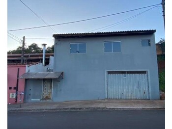 Casa em leilão - Rua Doutor José Barbosa de Barros, 1403 - Botucatu/SP - Banco Santander Brasil S/A | Z30039LOTE001