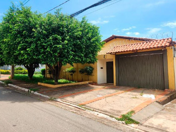 Casa em leilão - Rua C-142, 478 - Goiânia/GO - Banco Santander Brasil S/A | Z29894LOTE018