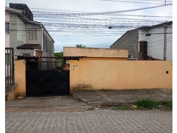 Casa em leilão - Rua Manoel Rosendo de Lima, 49 - Igarassu/PE - Banco Santander Brasil S/A | Z30258LOTE005
