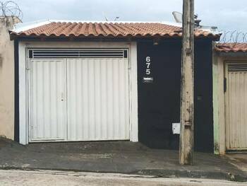 Casa em leilão - Rua Divinópolis, 675 - Passos/MG - Banco Santander Brasil S/A | Z30255LOTE107