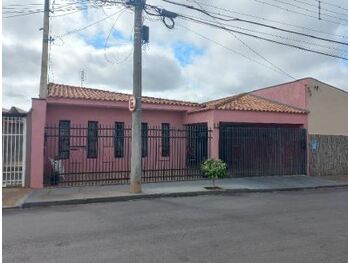 Casa em leilão - Rua Nicanor de Paula Arruda, 150 - Itapetininga/SP - Banco Santander Brasil S/A | Z30085