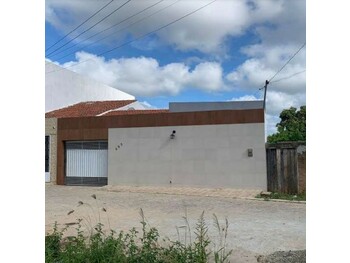 Casa em leilão - Rua Walfrido Siqueira Cavalcante, 292 - Monteiro/PB - Banco Santander Brasil S/A | Z30160LOTE008