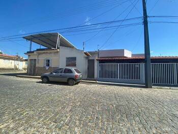Casa em leilão - Rua Luiz Antonio Ribeiro, 96 - Formiga/MG - Banco Santander Brasil S/A | Z30507LOTE120