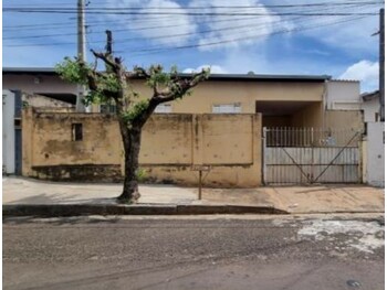 Casa em leilão - Rua Gália, 33 - Marília/SP - Itaú Unibanco S/A | Z30449LOTE008