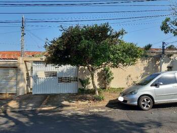 Casa em leilão - Rua Cirineu Menezes, 10 - Uberlândia/MG - Banco Santander Brasil S/A | Z30507LOTE117