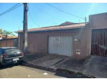 Casa em leilão - Rua Manoel Marques, 154 - Uberaba/MG - Banco Santander Brasil S/A | Z30507LOTE013