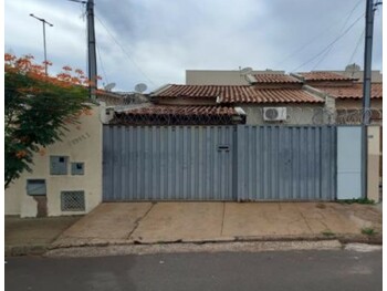 Casa em leilão - Rua Guiomar Rodrigues da Cunha, 301 - Uberaba/MG - Itaú Unibanco S/A | Z30373LOTE001