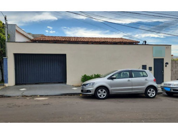 Casa em leilão - Rua José Bruno, 47 - São Sebastião do Paraíso/MG - Banco Santander Brasil S/A | Z30261LOTE012