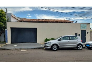 Casa em leilão - Rua José Bruno, 47 - São Sebastião do Paraíso/MG - Banco Santander Brasil S/A | Z30330LOTE007