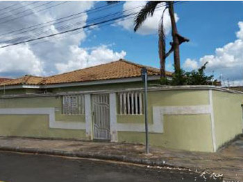 Casa em leilão - Rua Urânia, 79 - Catanduva/SP - Itaú Unibanco S/A | Z30445LOTE008