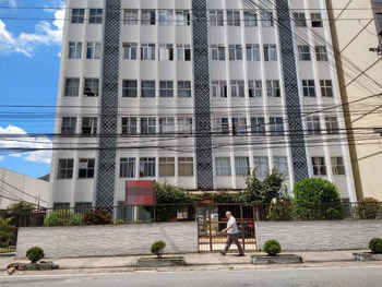 Apartamentos e Flats em leilão - Avenida Oliveira Botelho, 221 - Teresópolis/RJ - Banco Santander Brasil S/A | Z30507LOTE011