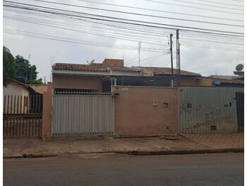 Casa em leilão - Avenida Alto Araguaia, 172 - Catanduva/SP - Banco Santander Brasil S/A | Z30263LOTE003