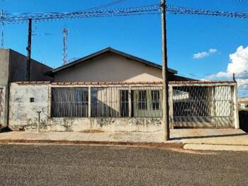 Casa em leilão - Rua João Sioni, 412 - Getulina/SP - Banco do Brasil S/A | Z30608LOTE002